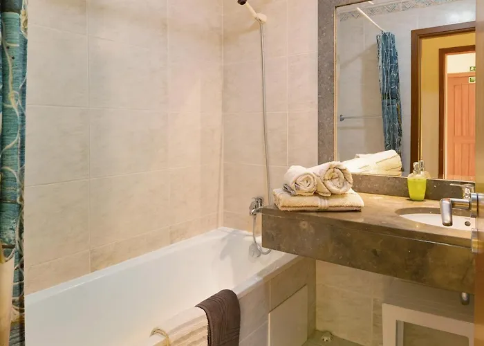 Oliveira Atlantic View *